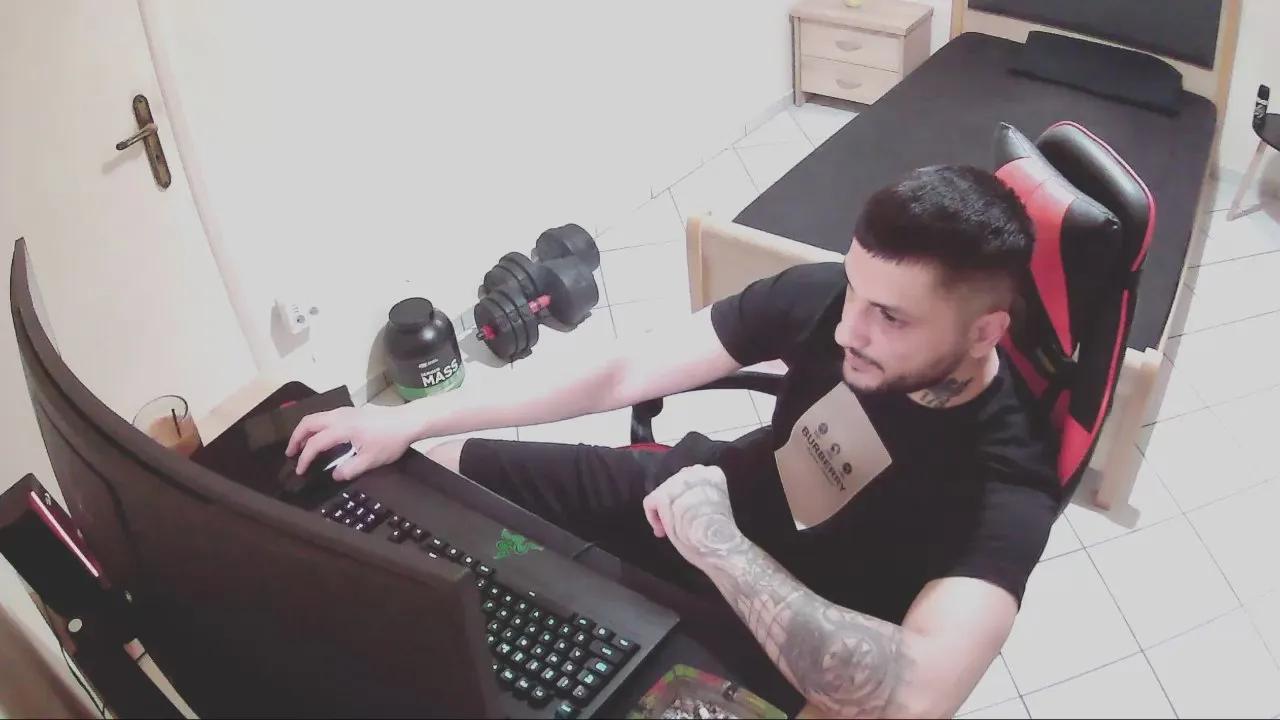 AlbanianFker21 on Cam4 