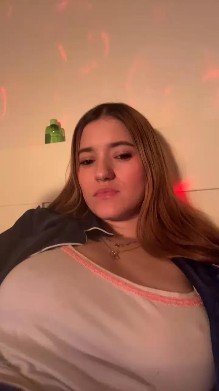 Anastasiaa_grey on Cam4 