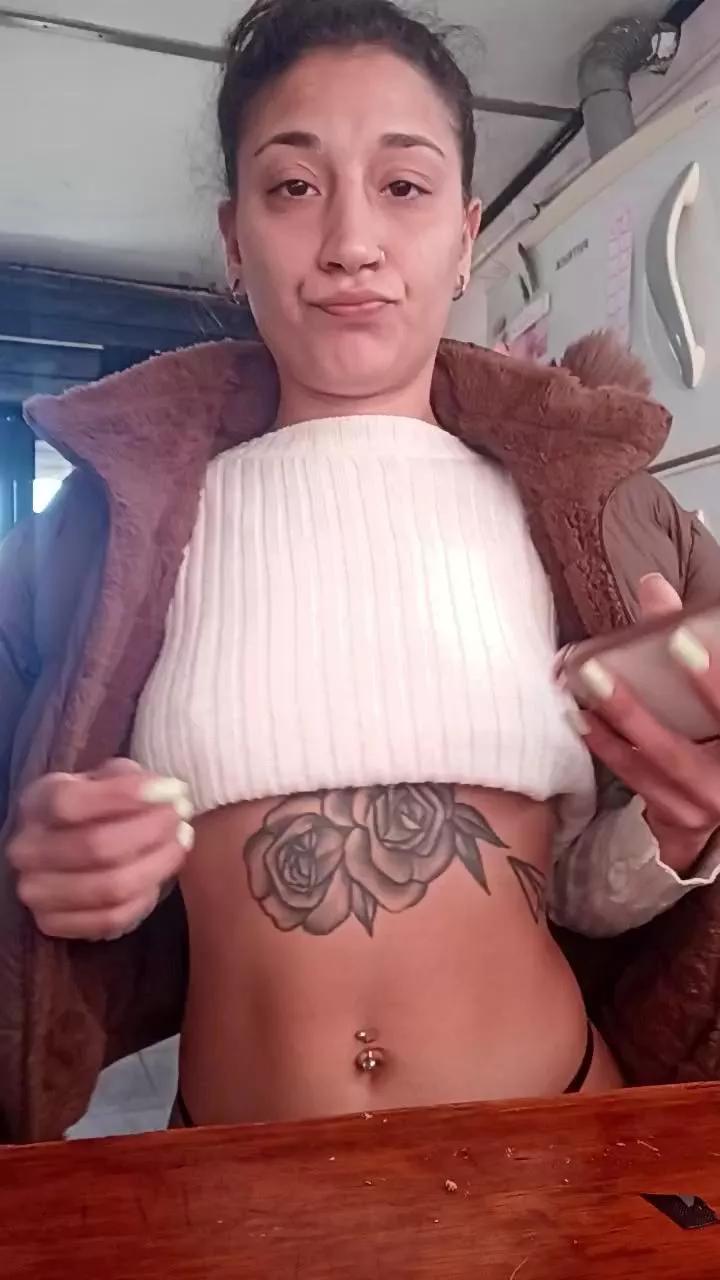 AnnitaYourBitch on Cam4 
