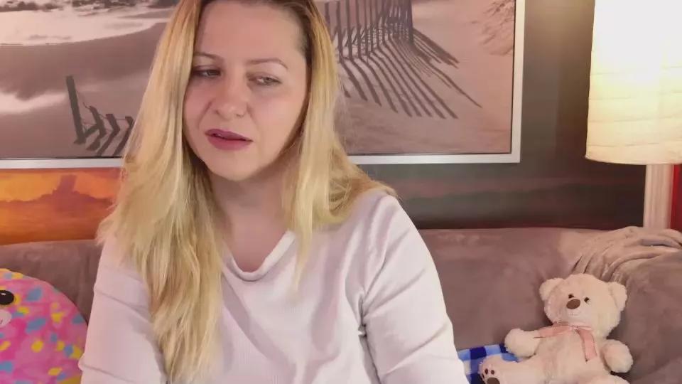 BigBoobsARRI on Cam4 