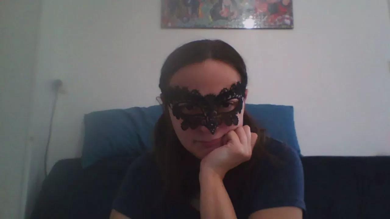 BITESETCHATTES on Cam4 