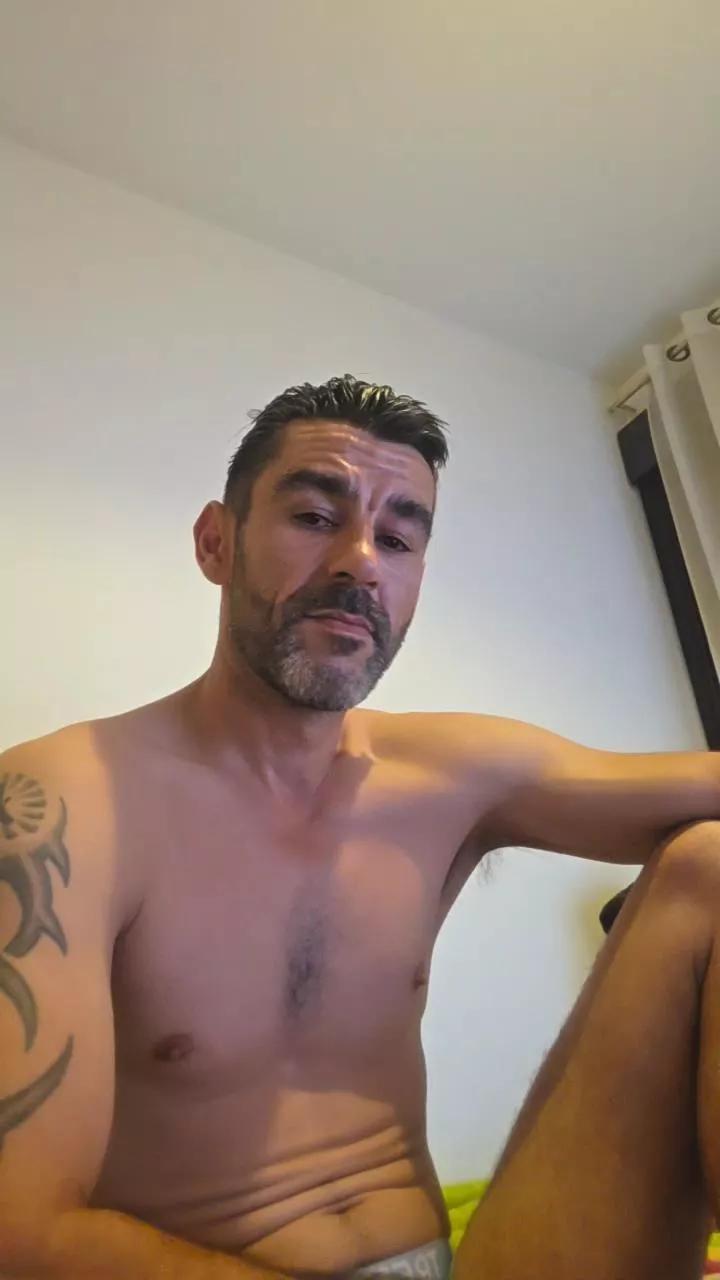Caditano88 on Cam4 