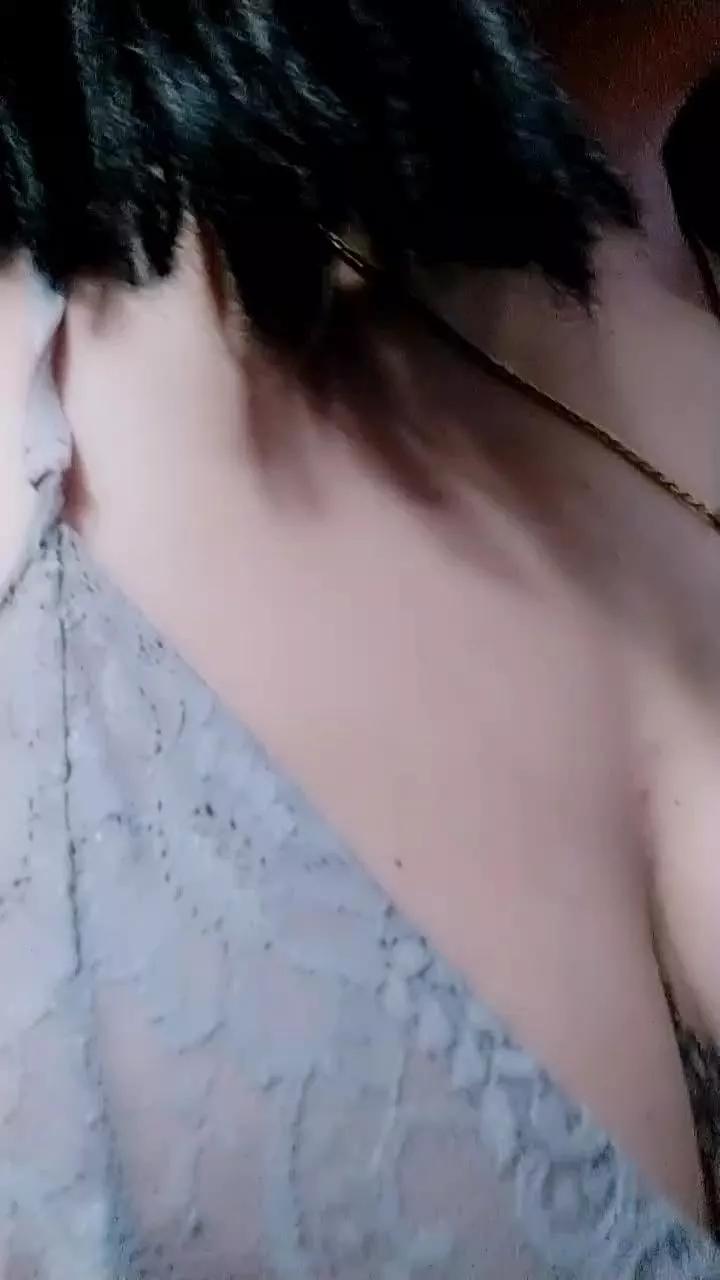 Elenitavuela on Cam4 