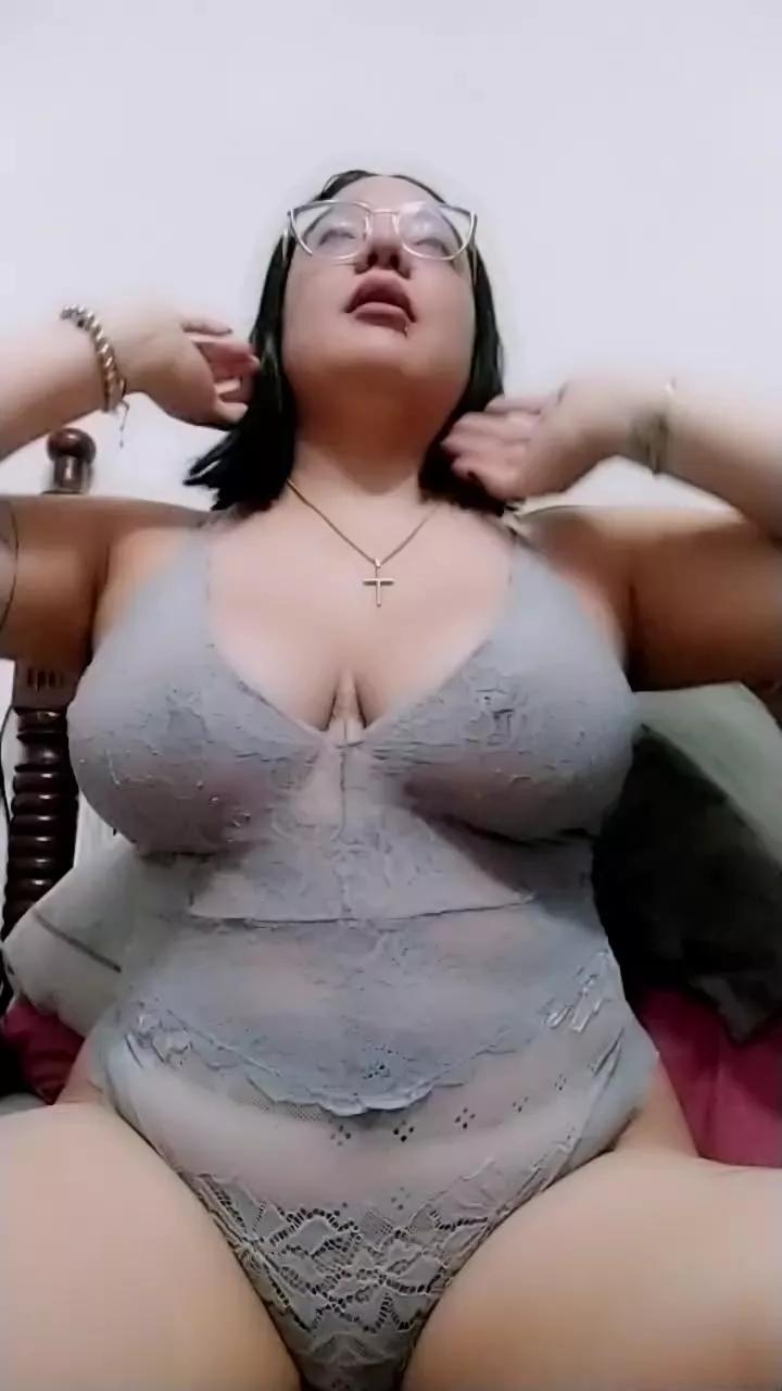 Elenitavuela on Cam4 