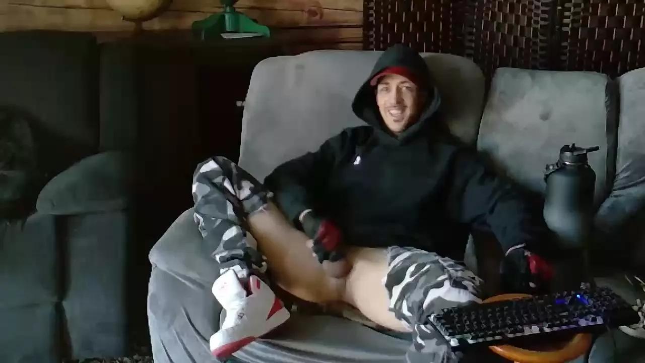 Hotdickyxxx on Cam4 
