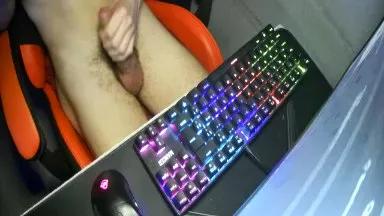 hotten19cm on Cam4 