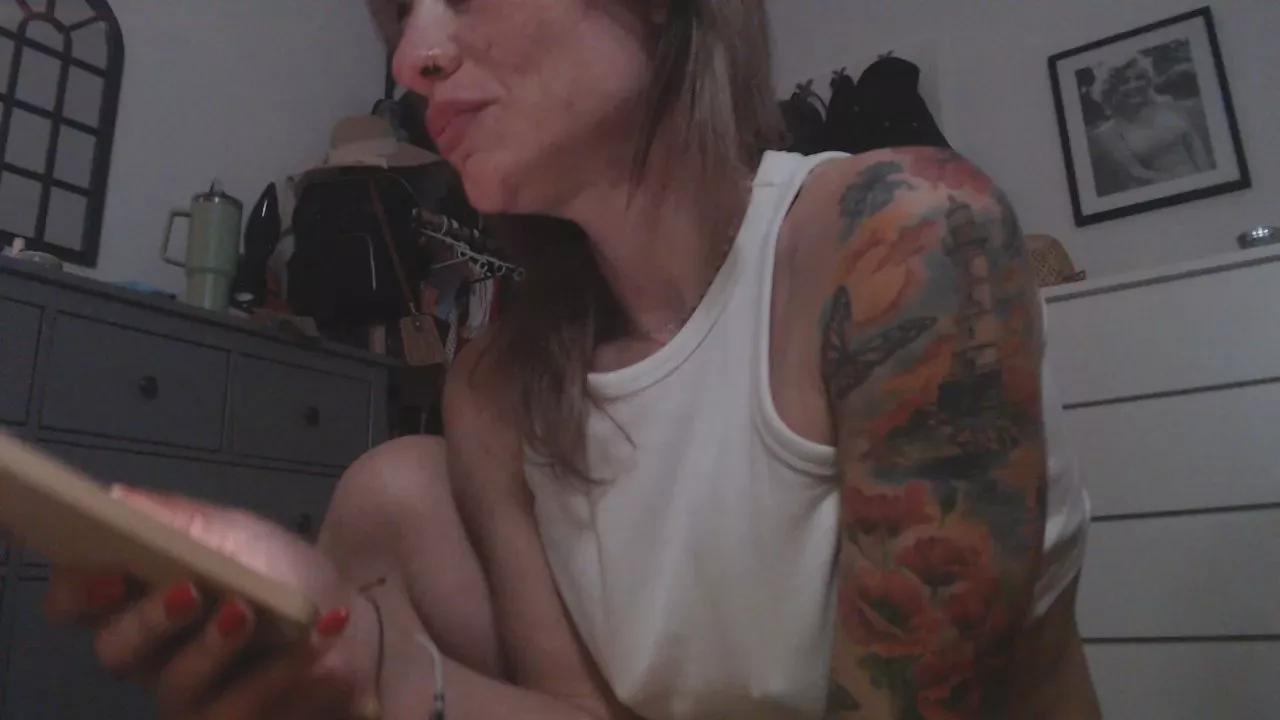 Juicy_lucy_226 on Cam4 