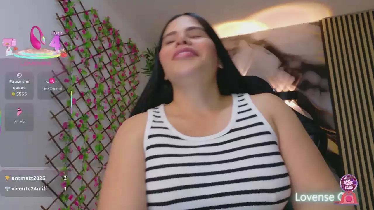 lararoberts_ on Cam4 