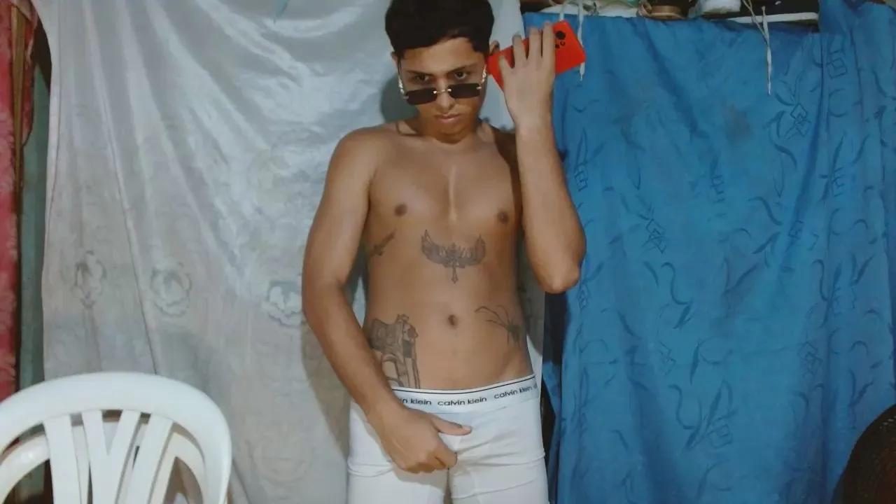 Lil_condor_bby1 on Cam4 