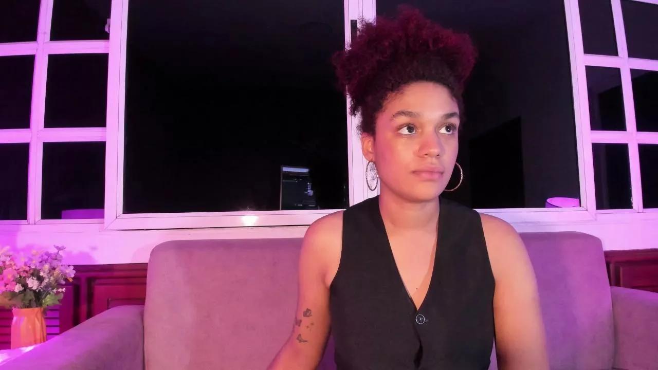 LolaDupont on Cam4 