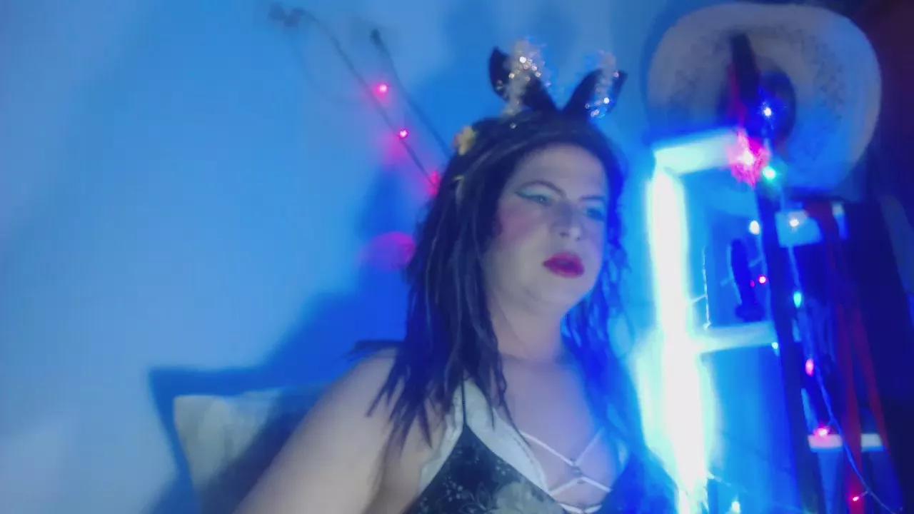 MistressEmeramt on Cam4 