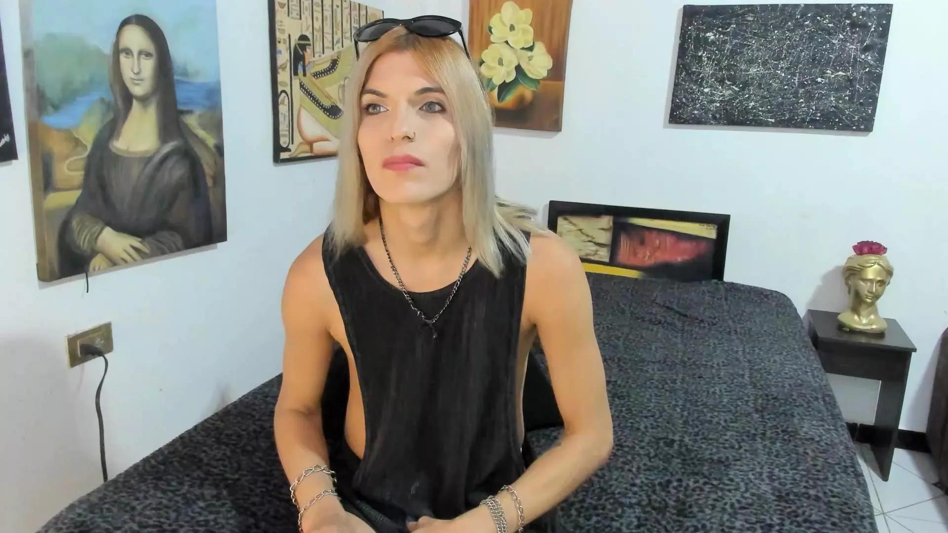 model223 on Cam4 