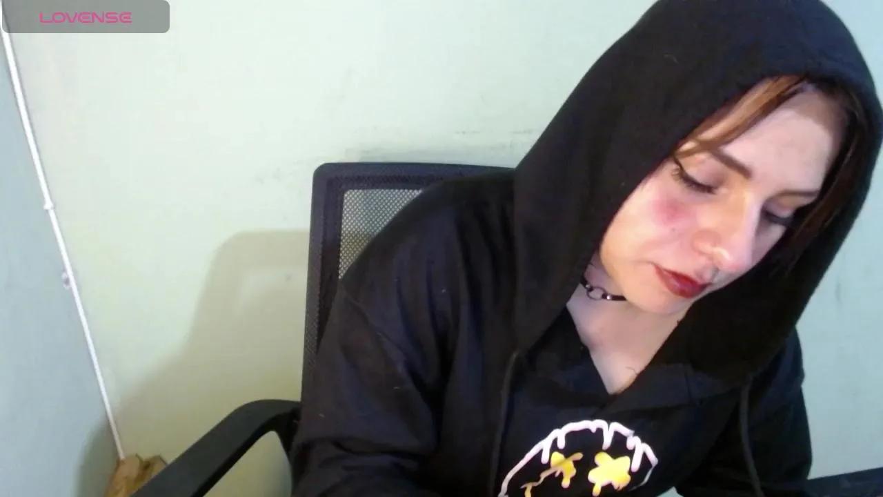 Nemesis_hot608 on Cam4 