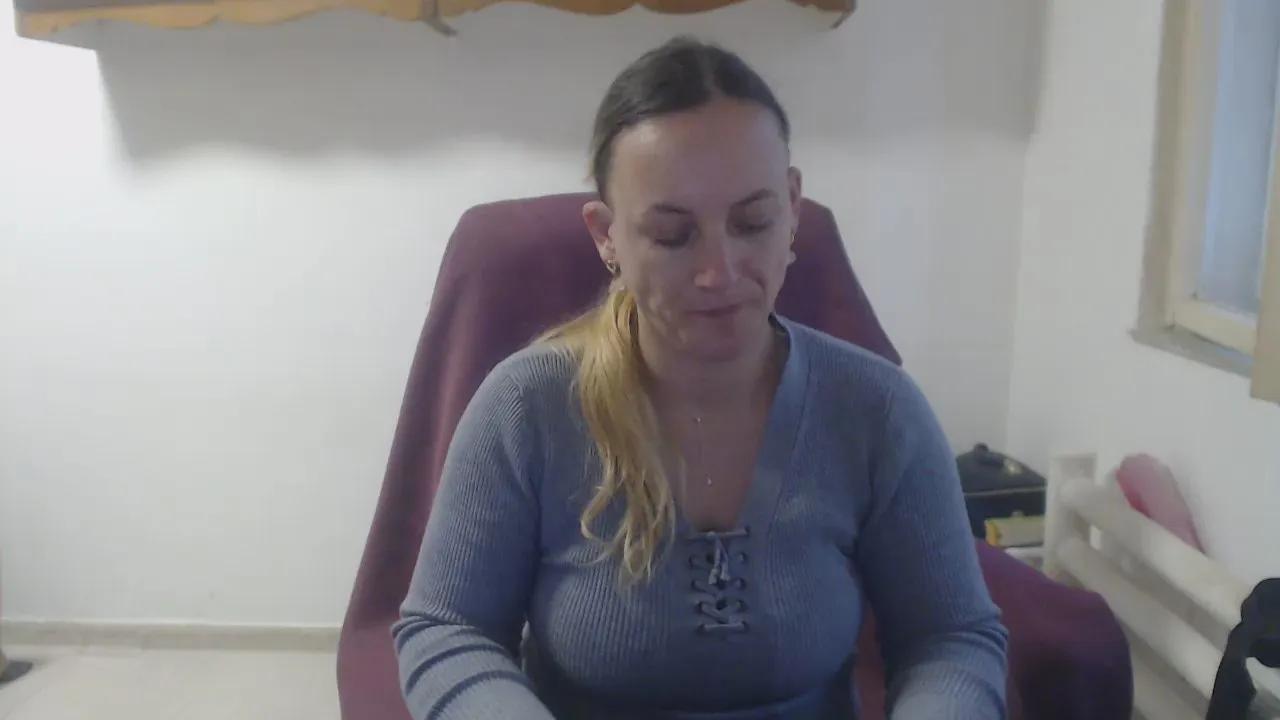 queensinner on Cam4 