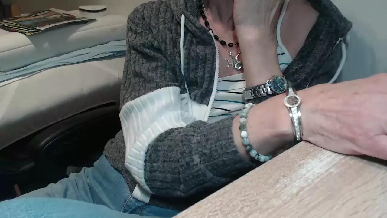 reifedame59 on Cam4 