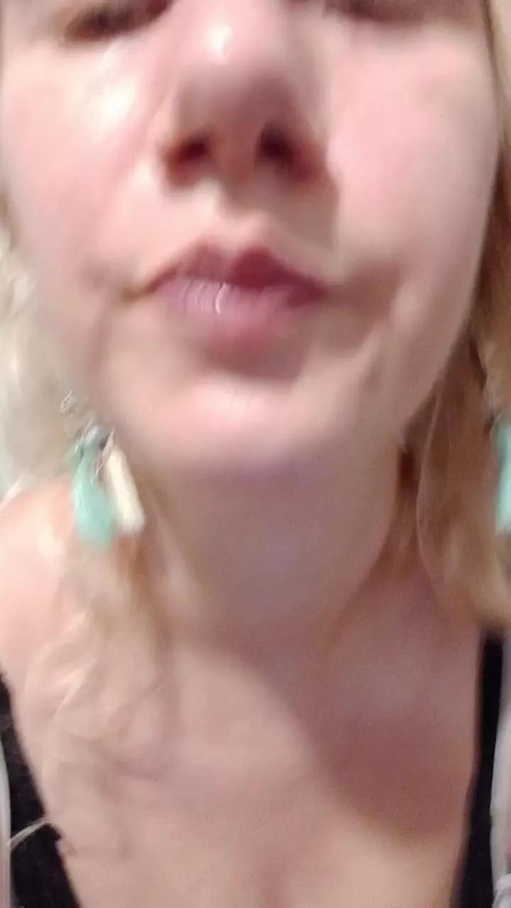the_red_rose3 on Cam4 