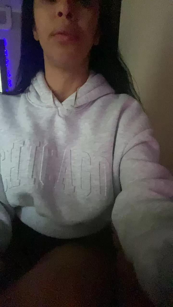 vivi180 on Cam4 