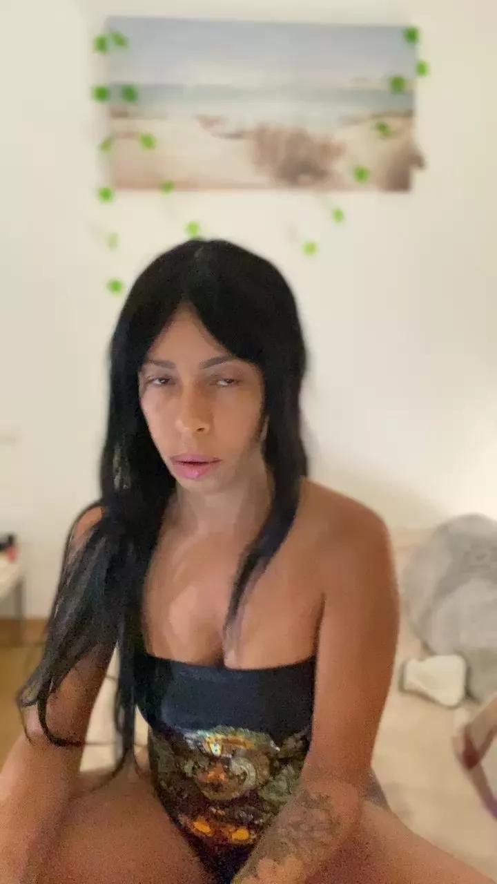vivi180 on Cam4 