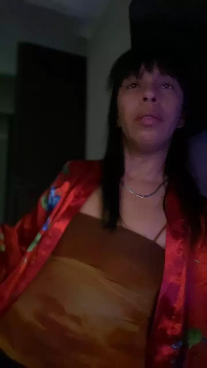 vivi180 on Cam4 