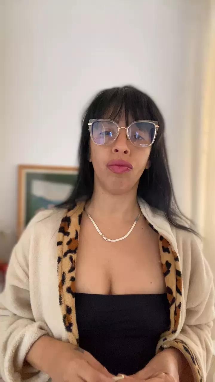 vivi180 on Cam4 