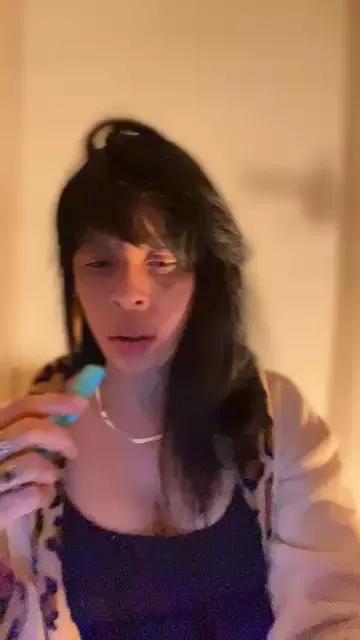 vivi180 on Cam4 
