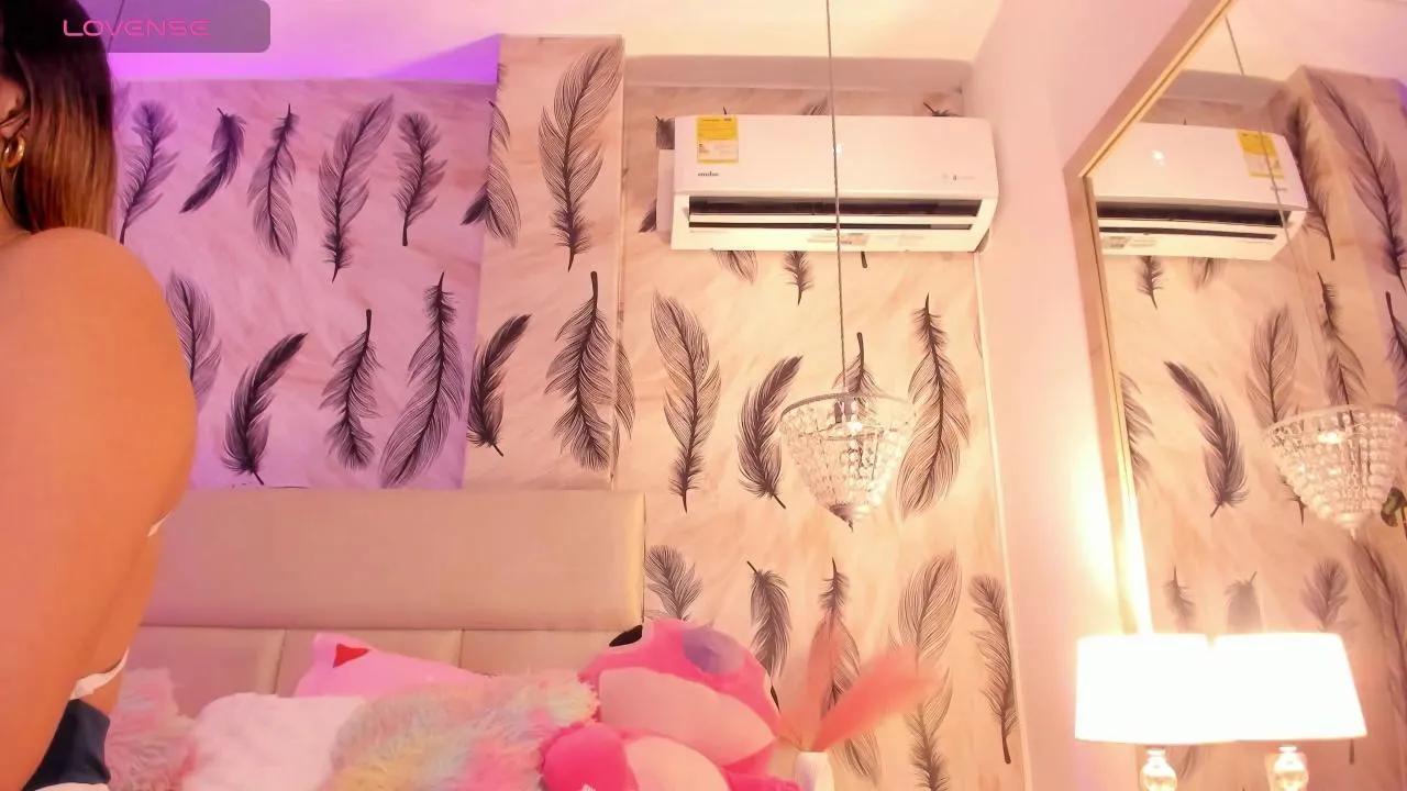 Vivi_prinncess on Cam4 