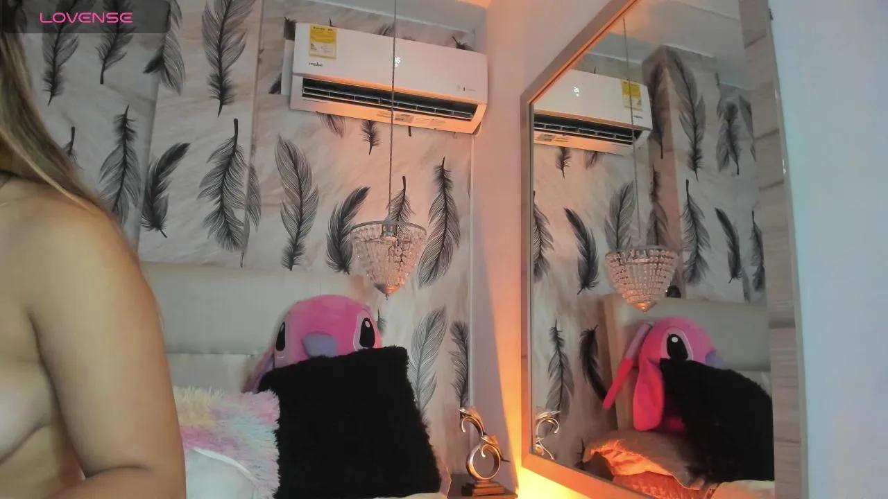 Vivi_prinncess on Cam4 