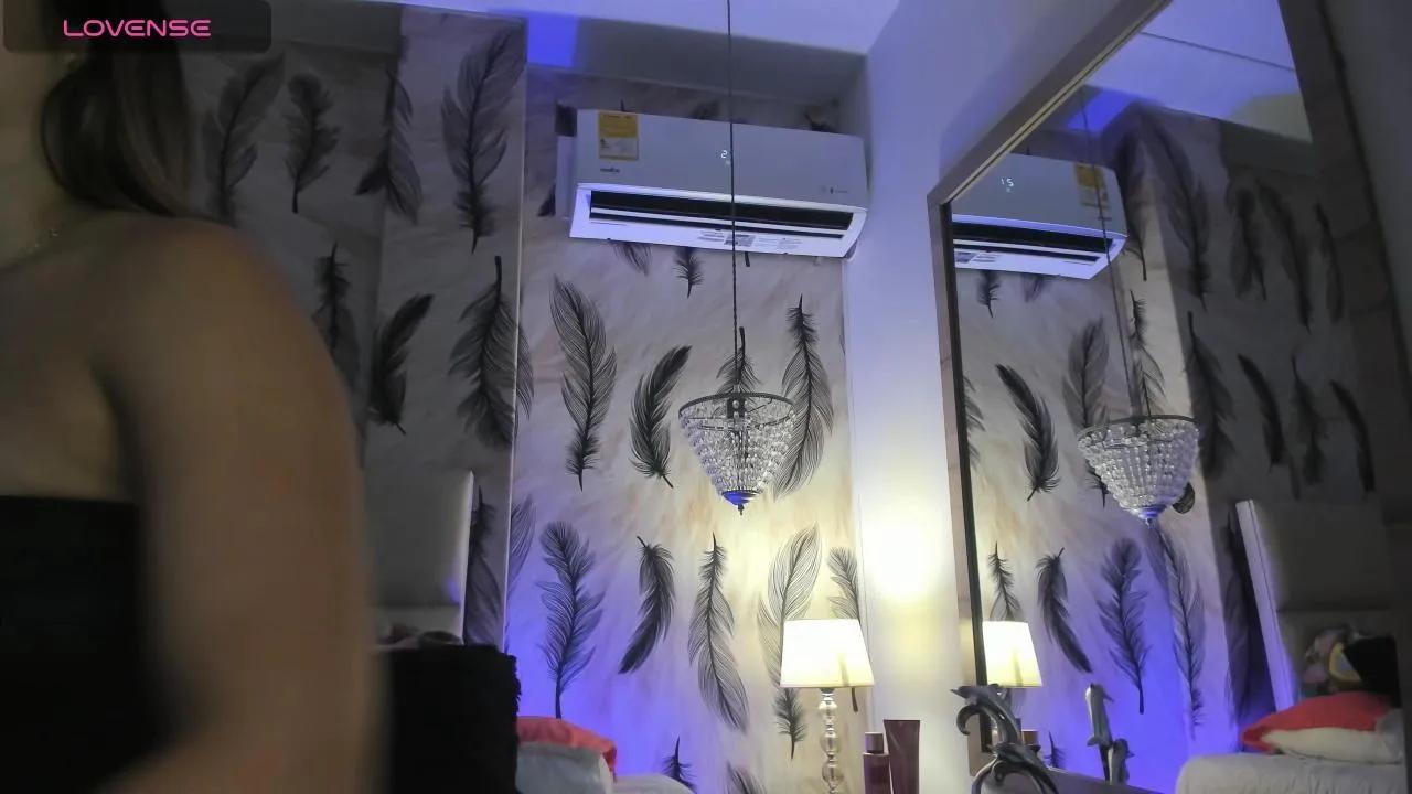 Vivi_prinncess on Cam4 