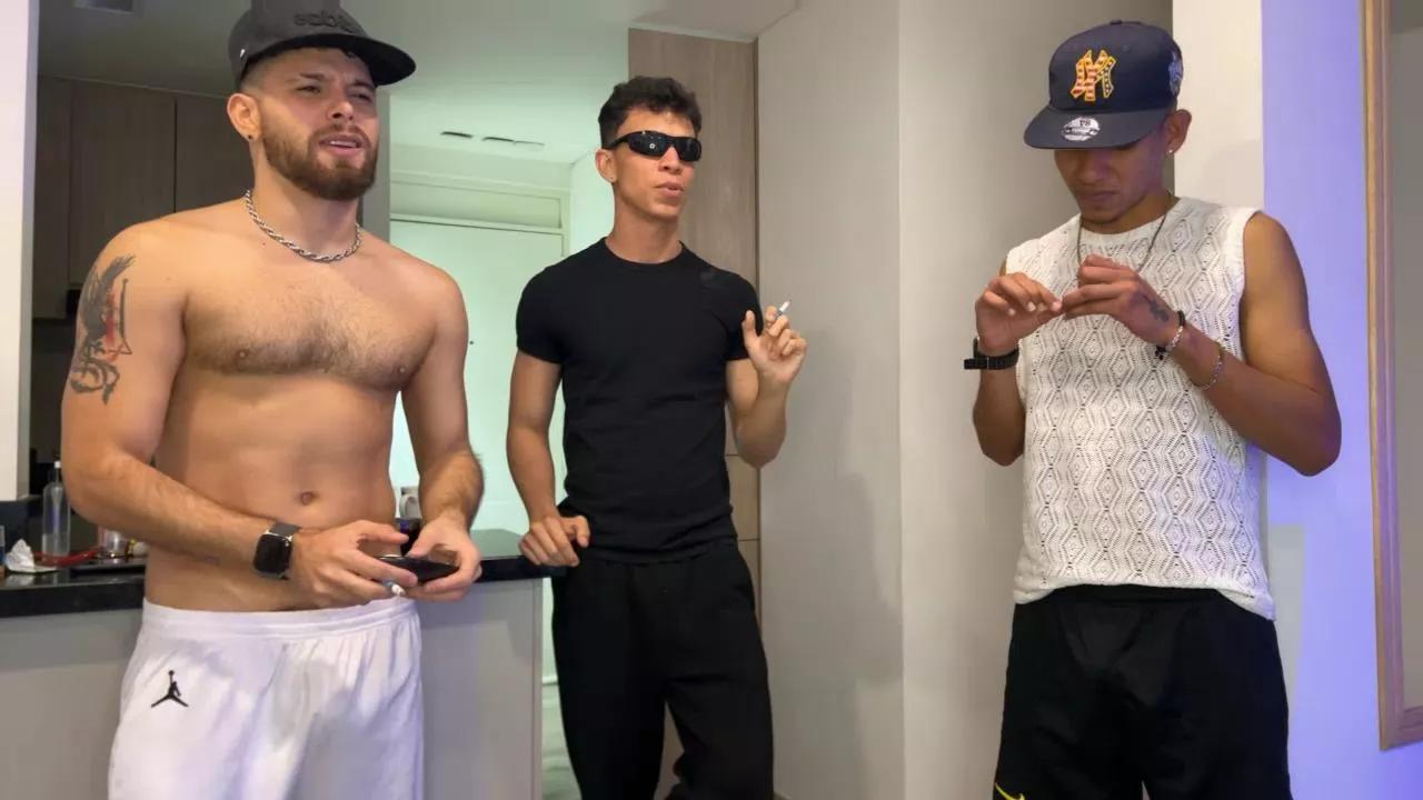 zoneboys_ on Cam4 